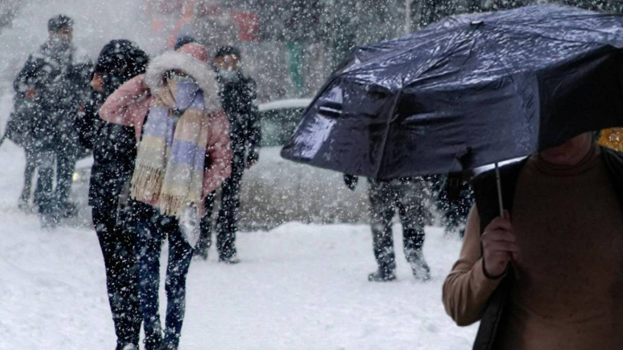 Kışlıkları Hazırlayın, Hava Buz Kesecek! Meteoroloji İl İl Uyardı: Kar ve Sağanak Yağış Geliyor