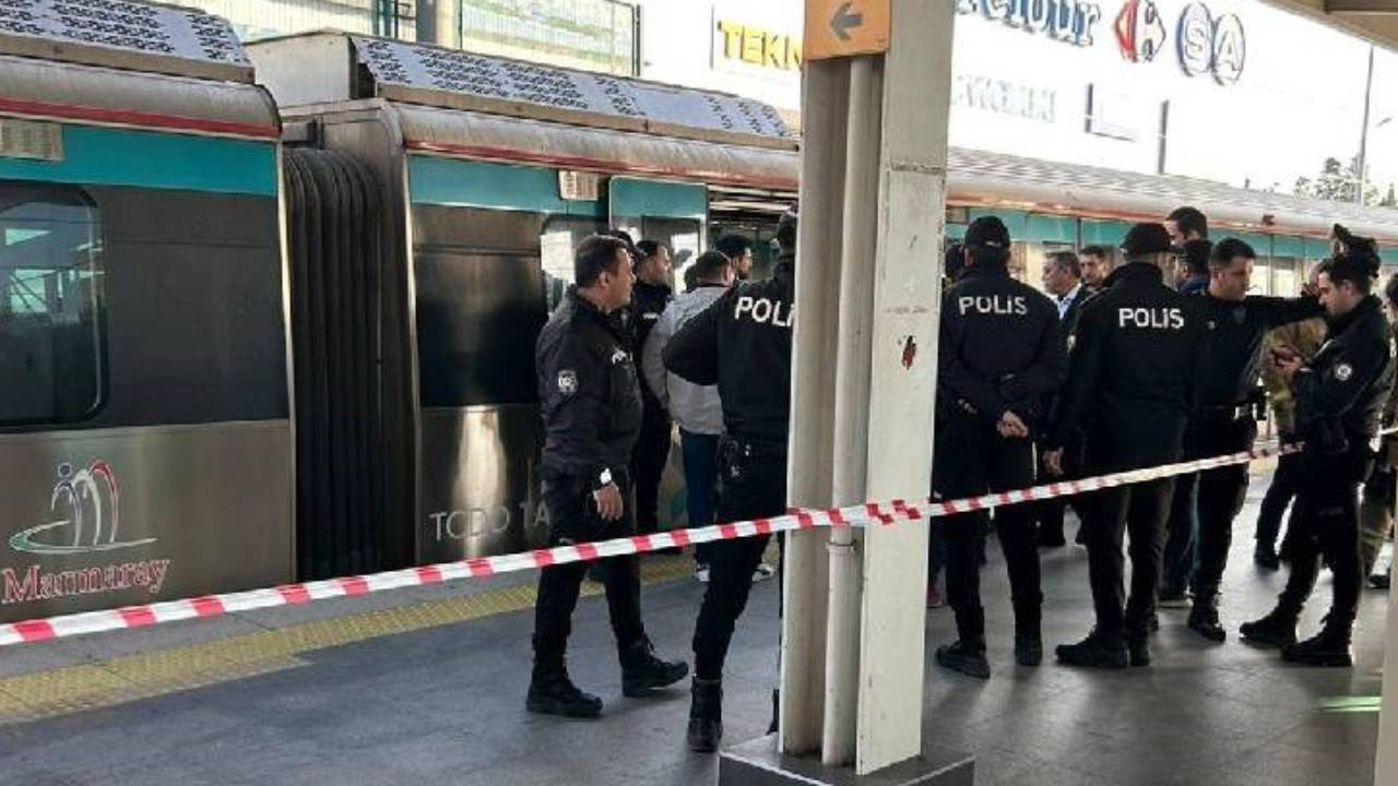 Marmaray’da Raylara Atlayıp İntihar Etti! Seferlerde Gecikme