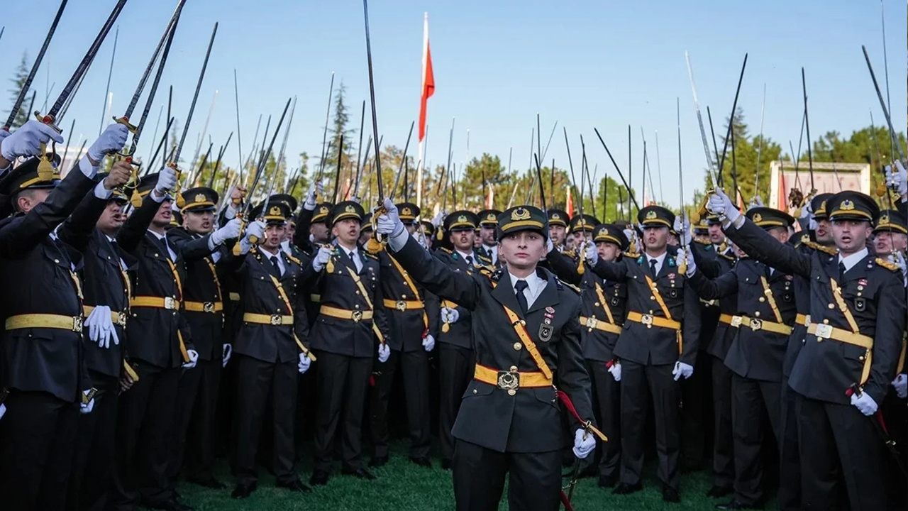 Teğmenlerin Kaderi 3 Hafta Sonra Belli Olacak