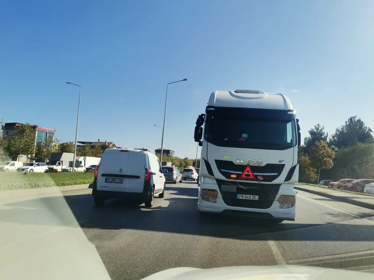 Samsun’da TIR’lar Ters Yolda Gidince Sürücüler Tedirgin Oldu