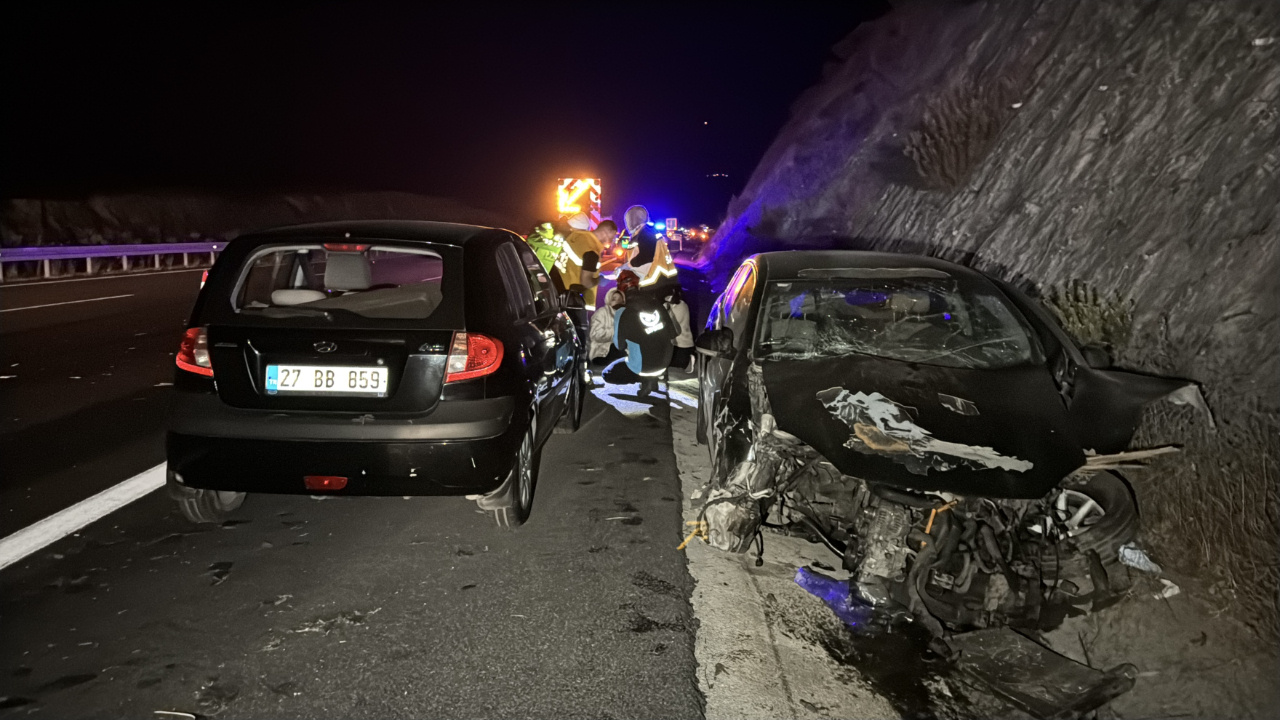 TIR’dan Düşen Tomruklar Kazaya Neden Oldu: 1 Kişi Öldü, 9 Kişi Yaralandı