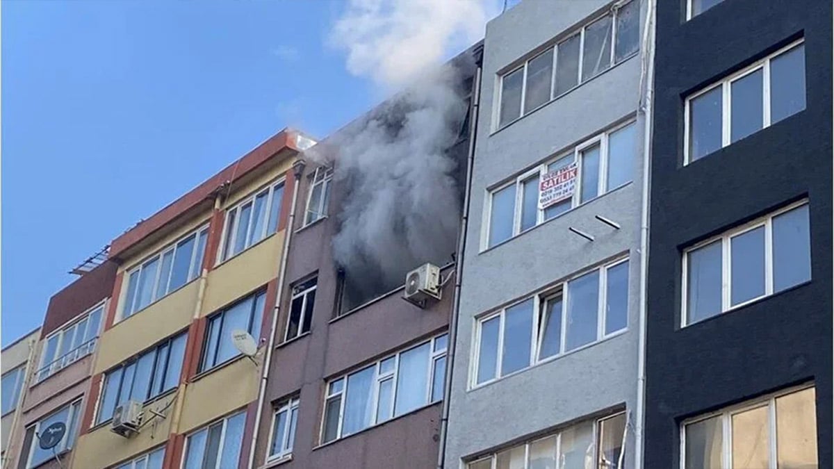 Kadıköy’de yangın paniği: 6 katlı binadaki yangın söndürüldü