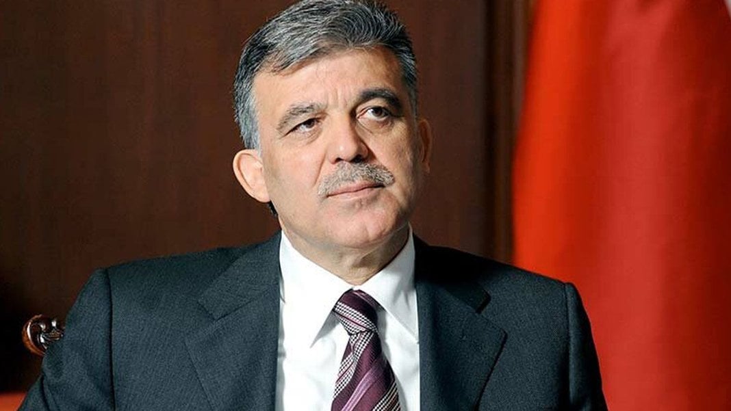 Abdullah Gül’den ‘İsrail’ mesajı: Suriye topraklarına girmesi kabul edilemez