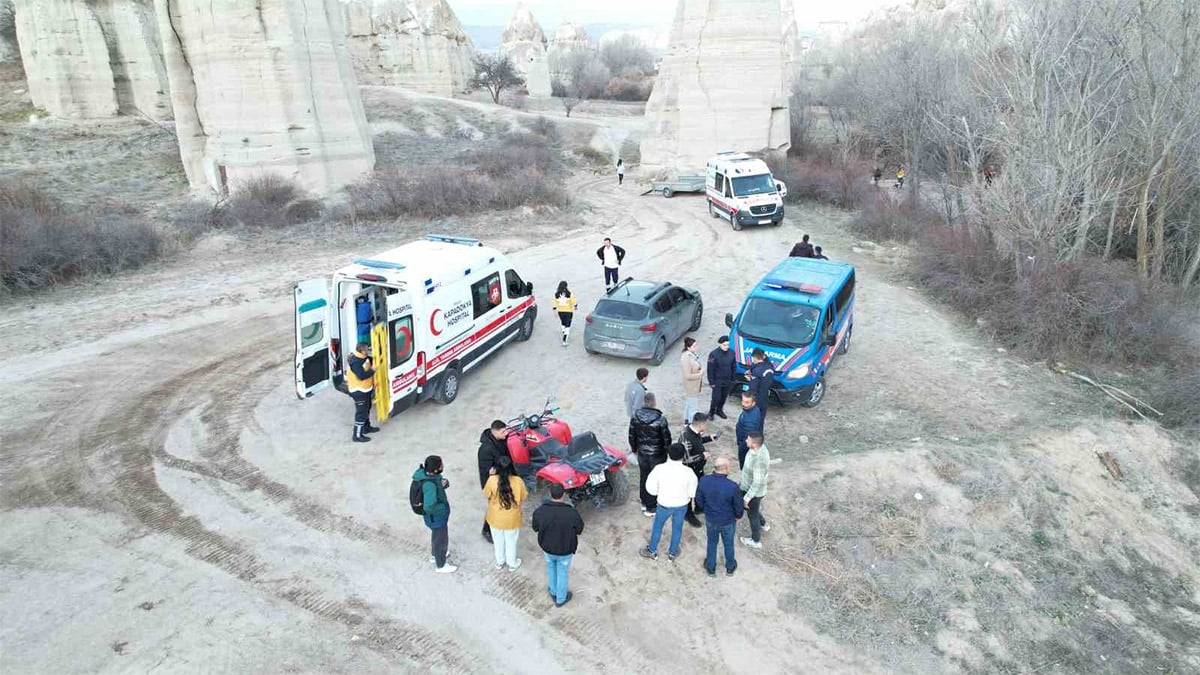 Rus turist Kapadokya’da peribacalarının arasından düştü