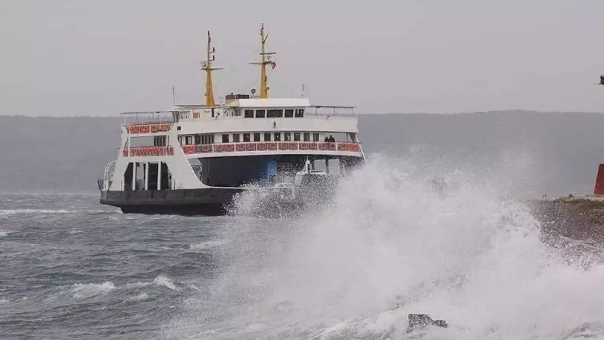 Bozcaada’ya ulaşım kâbusa döndü! Feribot seferleri iptal üstüne iptal: 2 yeni sefer daha iptal edildi