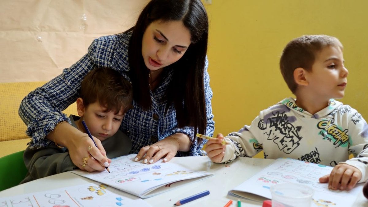 MEB’den kadrolu öğretmenlere duyuru: Yer değişikliği başvuruları başlıyor