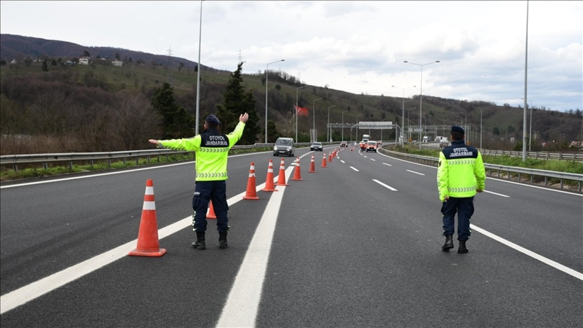 İstanbul’a dönüş yapacaklar dikkat: O yol trafiğe kapatıldı