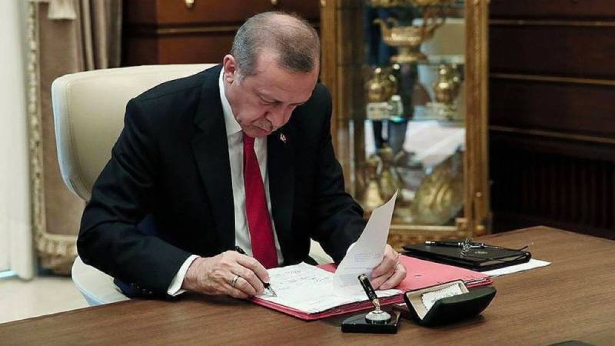 Erdoğan 6 ilin milli eğitim müdürünü görevden aldı, 15 ile yeni müdür atadı