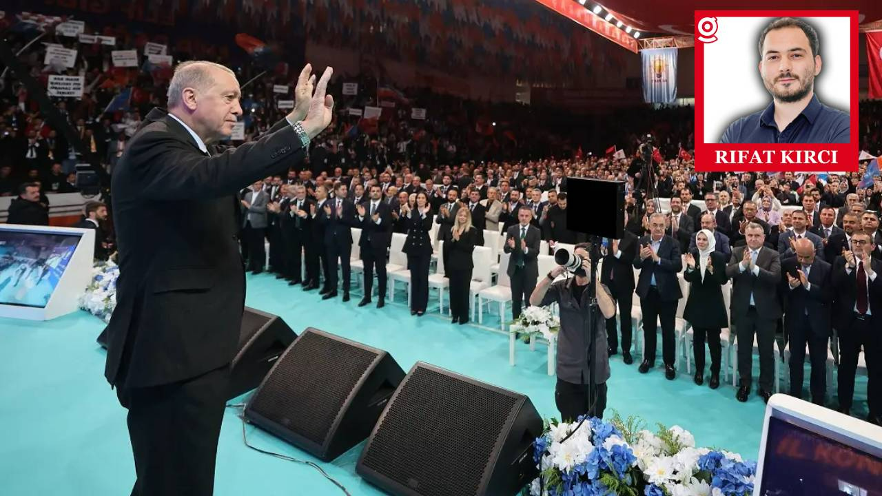 AKP’de ‘Salon Boş Kalacak’ Telaşı: Üniversite Öğrencileri Kongreye Gitmeye Zorlandı