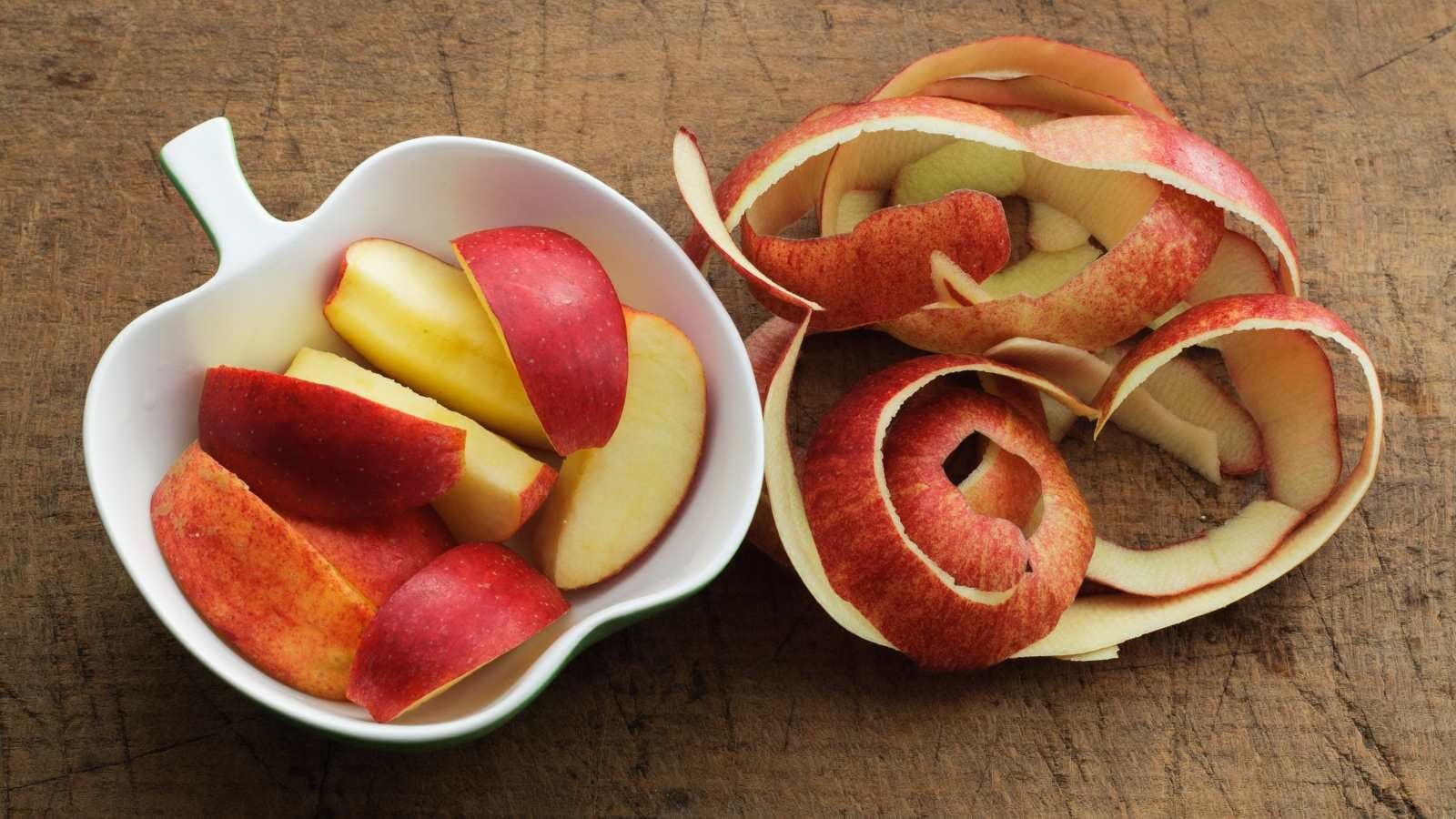 Know 5 health benefits of apple peel and you won't remove it ever | HealthShots