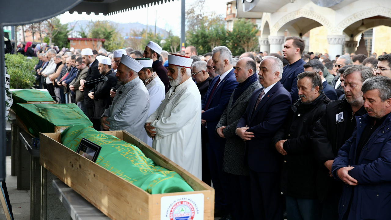 Artvin’de Heyelanda Ölen 4 Kişi Gözyaşlarıyla Toprağa Verildi