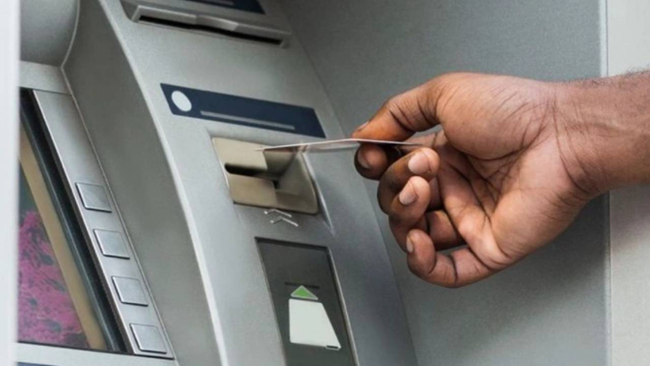 ATM’lere Giden Eli Boş Dönecek! 2025 Yılından İtibaren Geçerli Olacak, Tamamen Tarihe Karışıyor