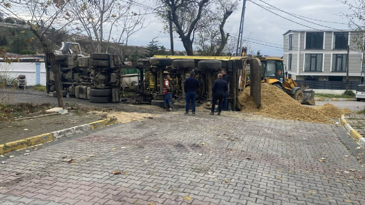 Beylikdüzü’nde Facia! Yol Çöktü