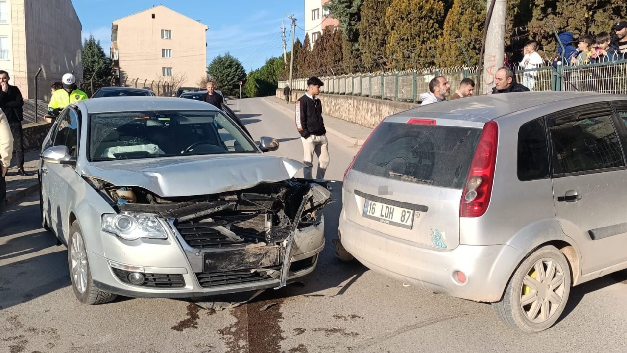 Bursa’da Feci Kaza: 4 Kişi Yaralandı