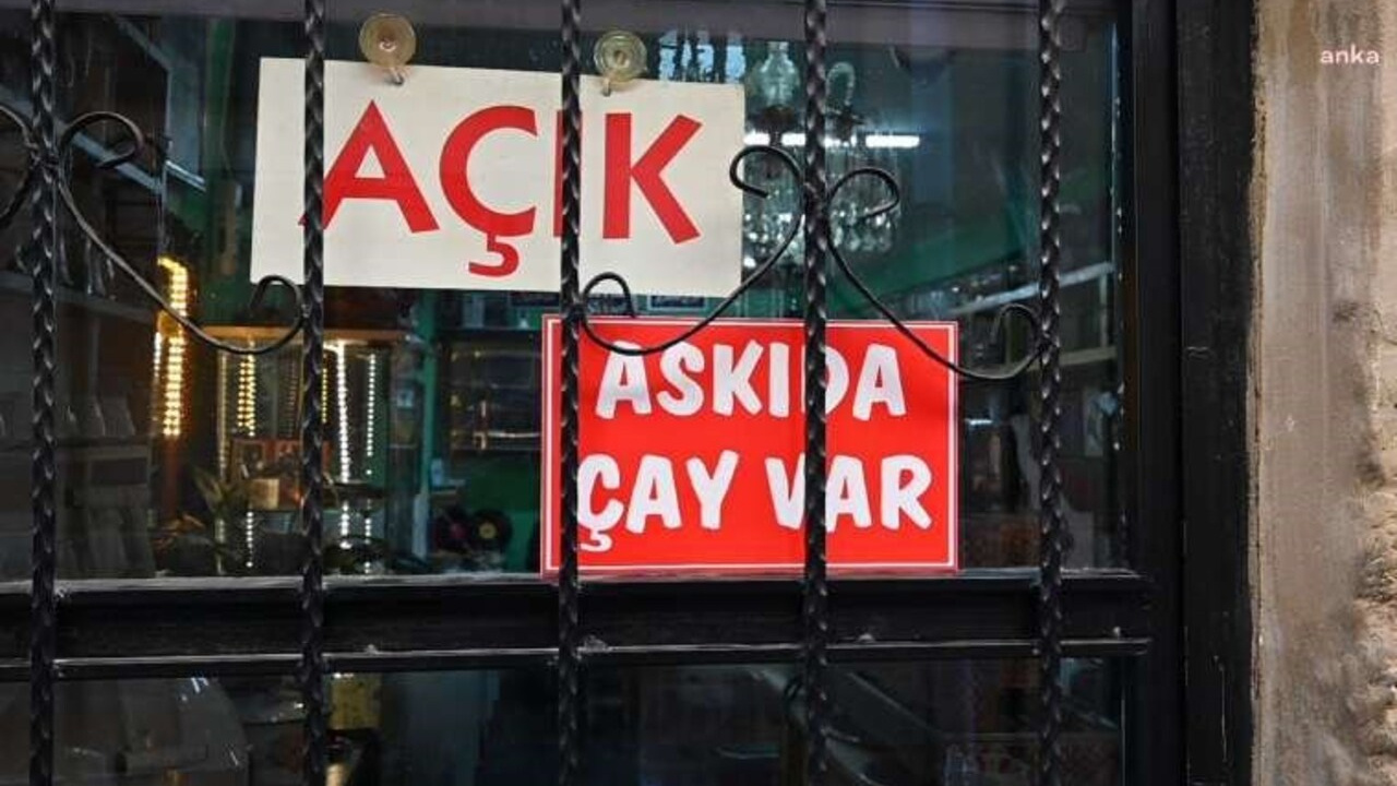 Ekmek, Giysi, Çorba Derken Şimdi de Askıda Çay