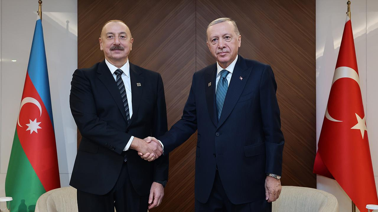 Cumhurbaşkanı Erdoğan’dan Aliyev’e D-8 Tebriği