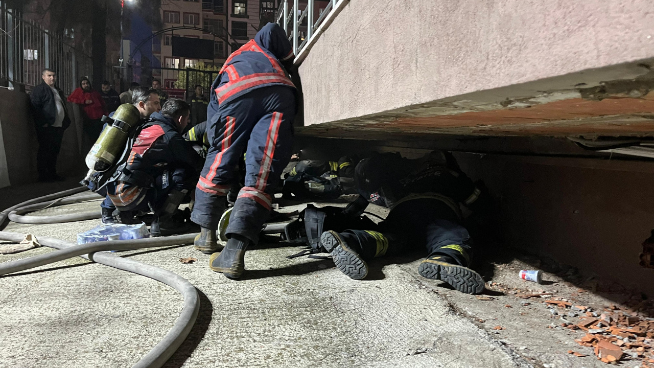 Gelinlik Mağazasında Yangın: Mahsur Kalan 2 Çalışan Böyle Kurtarıldı