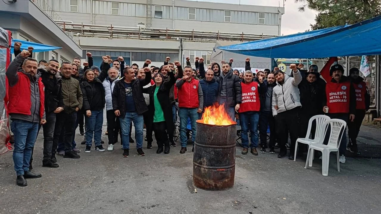 ‘Grevimiz Devam Edecek!’ Birleşik Metal İş’ten Yasağa Tepki