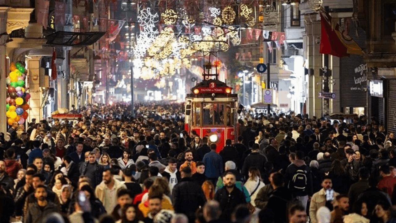 İBB’den Yeni Yıl Kararları, Ek Seferler Düzenlenecek, Ulaşım Ücretsiz Olacak