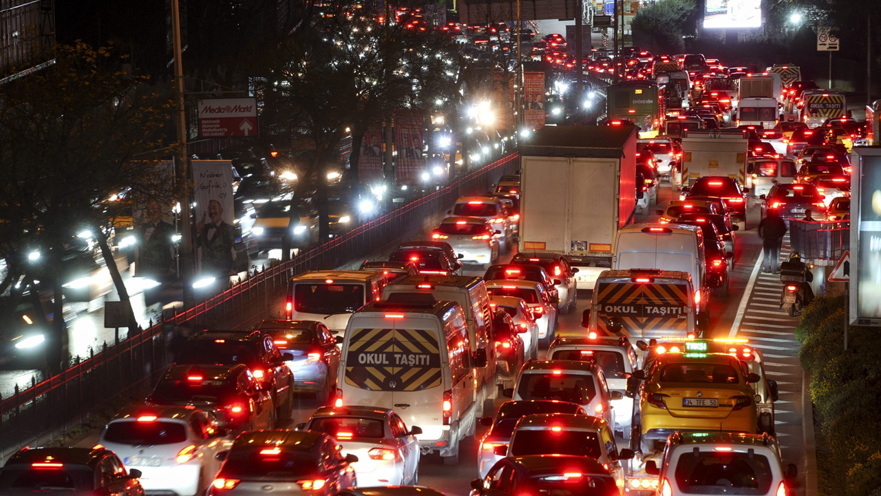 İstanbul’a Yağmur Düştü, İş Çıkışı Trafik Felç