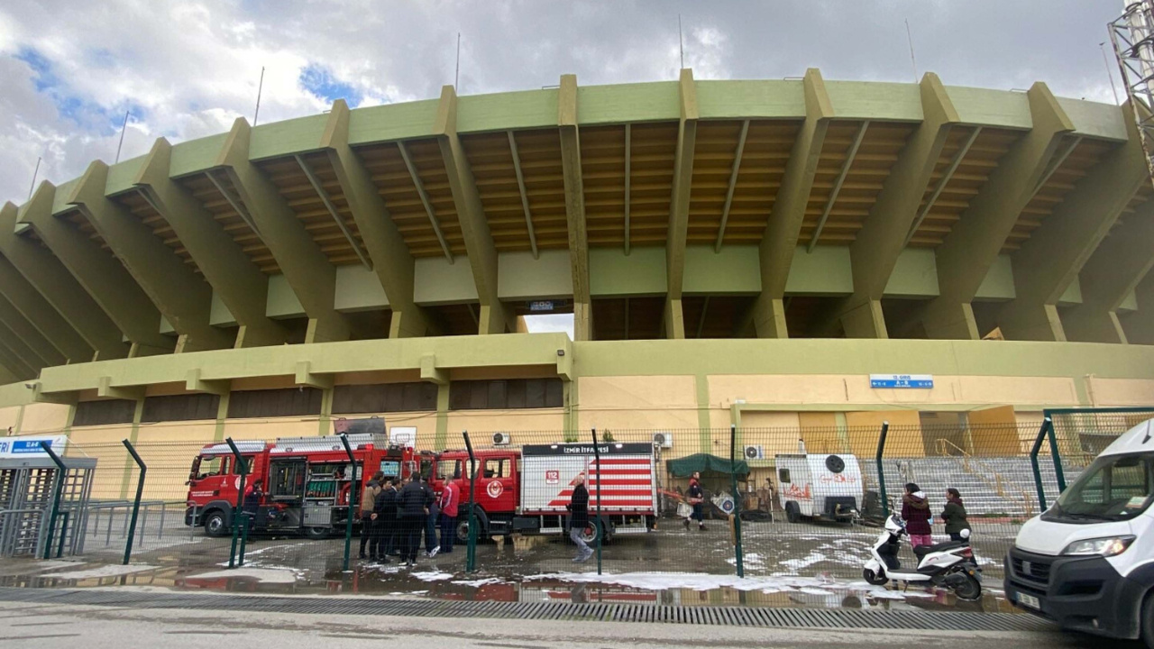 İzmir Atatürk Stadyumu’nda Yangın