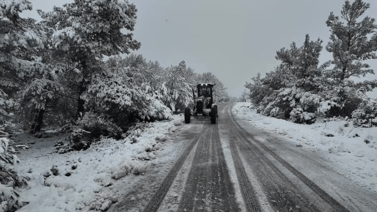 İzmir’e Yılın İlk Karı Yağdı