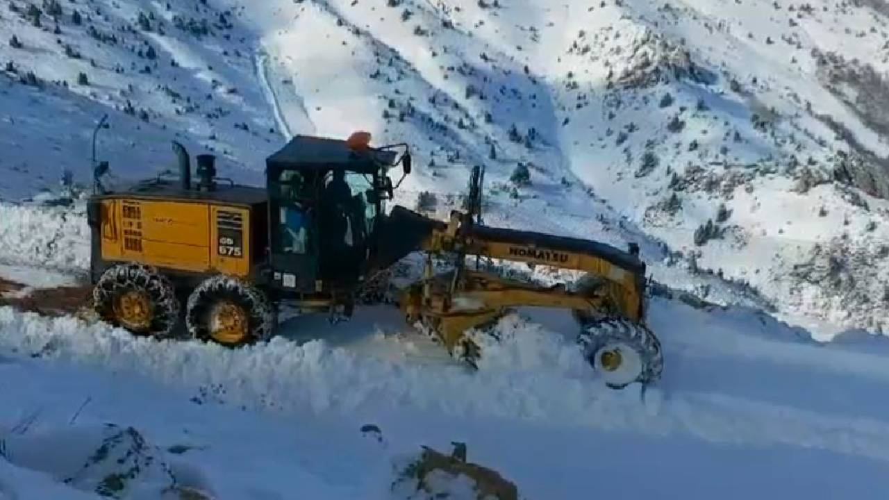 Kar Bir İli Daha Esir Aldı! 65 Köy Yolu, Ulaşıma Kapandı