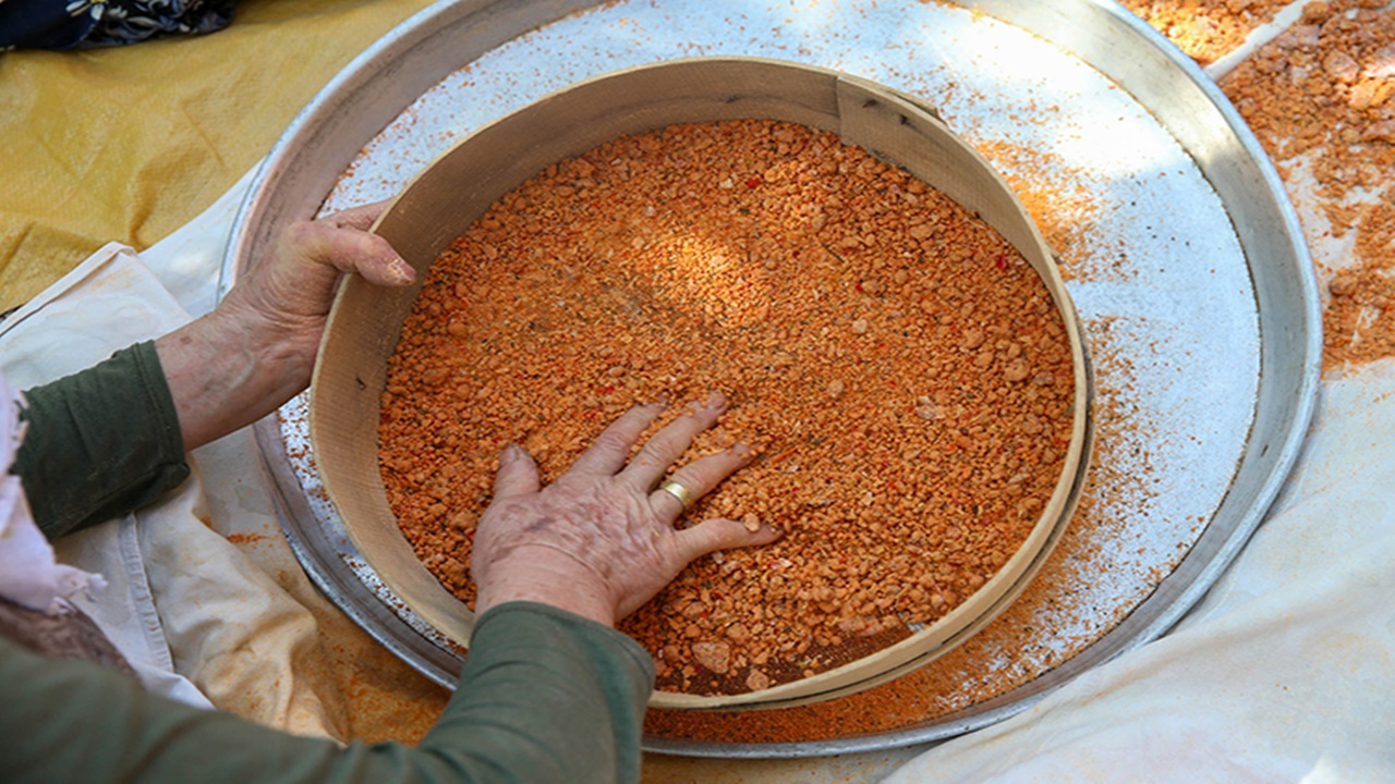 Konyalı Köylülerin Sır Yöntemi! Tarhana Asla Sulu Kalmıyor