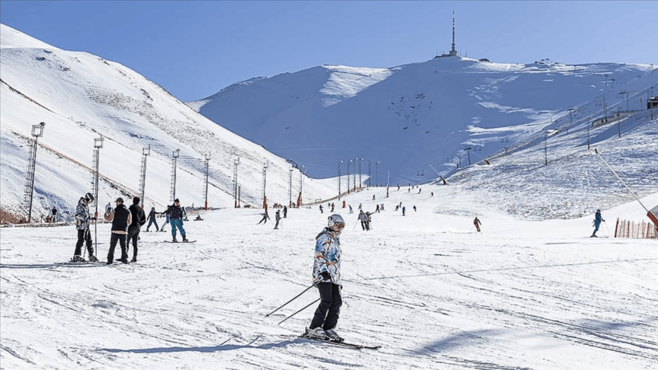 Palandöken’de Alkollü Olarak Kayak Yapan Yandı: Kartları İptal Edilecek