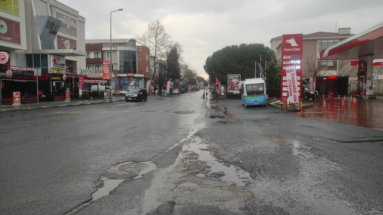 Tekirdağ Güne Sağanak ile Uyandı… Sürücülerin Zorlu Sınavı