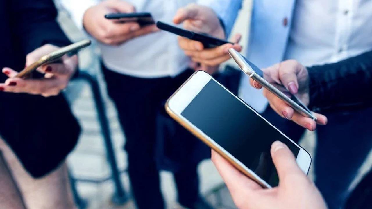 Telefon Kullanan Herkesten Artık Her Ay Bu Para Kesilecek: 1 Ocak’ta Yürürlüğe Giriyor