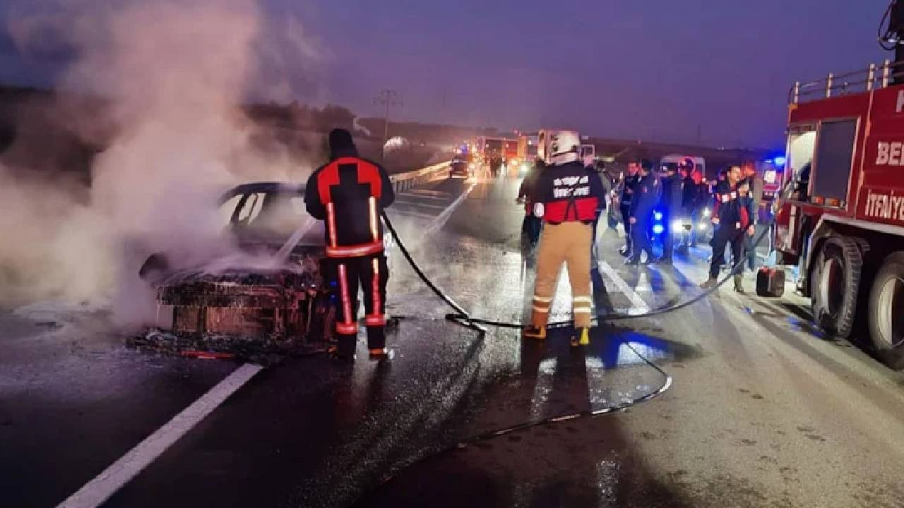 Trafikte Korku Dolu Anlar: Seyir Halindeyken Alev Alev Yandı