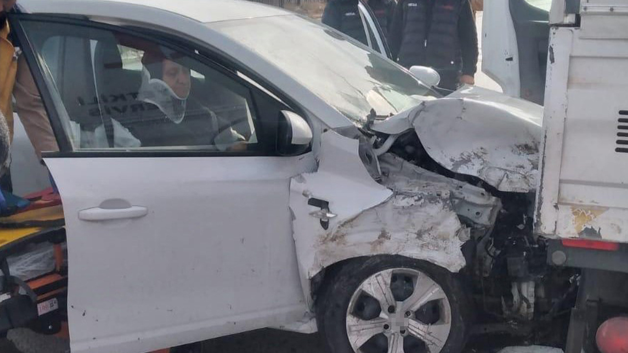 Van’da Trafik Kazası: 2 Yaralı