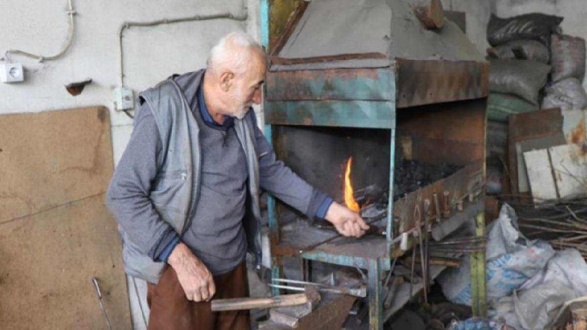 65 yıldır bu işi yapıyor, kendisinden sonra yapacak kimseyi bulamıyor! Tezgahın son temsilcisi! ‘Kimse bu işi yapmak istemiyor’