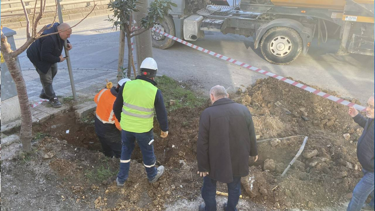 Kocaeli’de Yürekler Ağza Geldi! Doğal Gaz Borusu Delik Deşik Oldu, Sızan Gaz Panik Yarattı