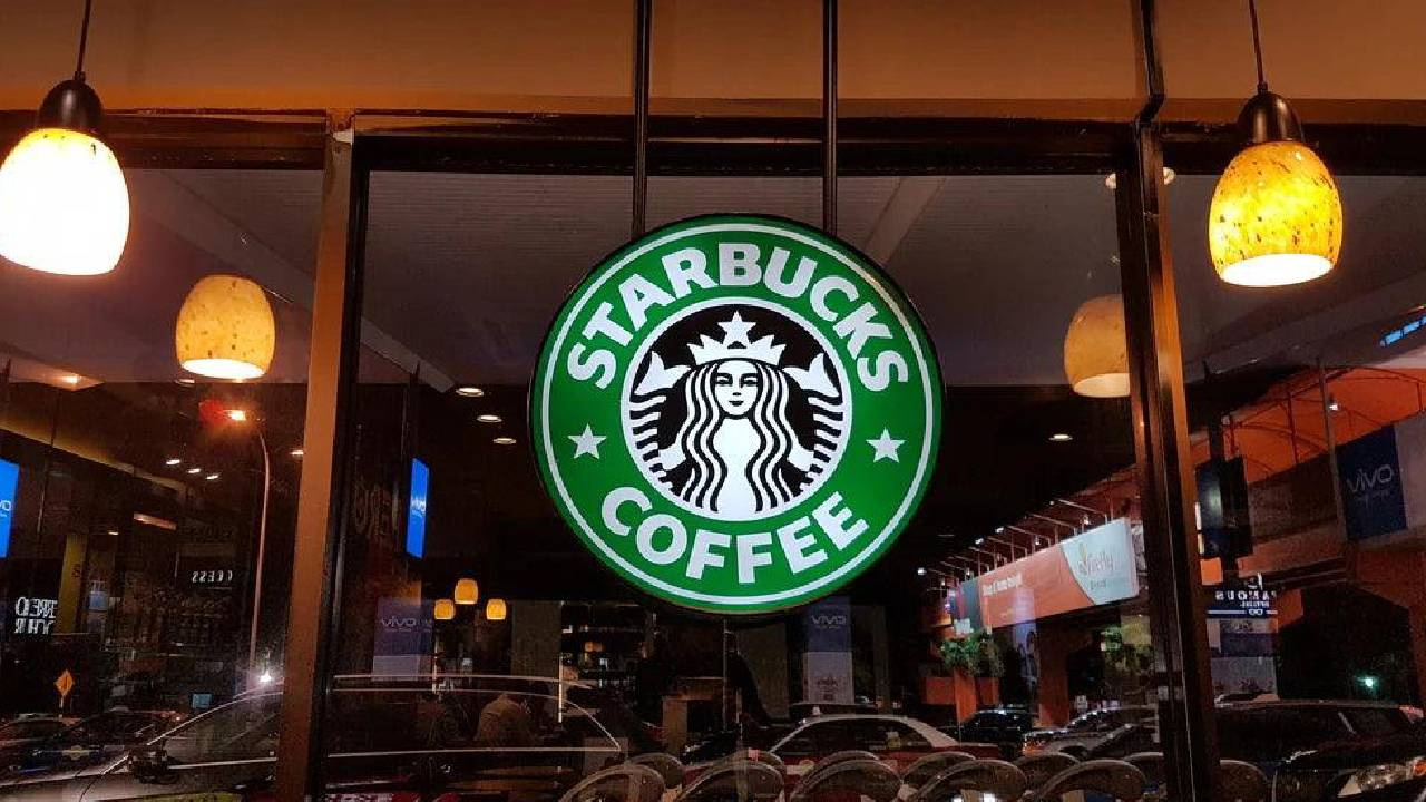 Starbucks’a Sessiz Sedasız Zam Geldi: Küçük Boy Kahvenin Fiyatı Dudak Uçuklattı