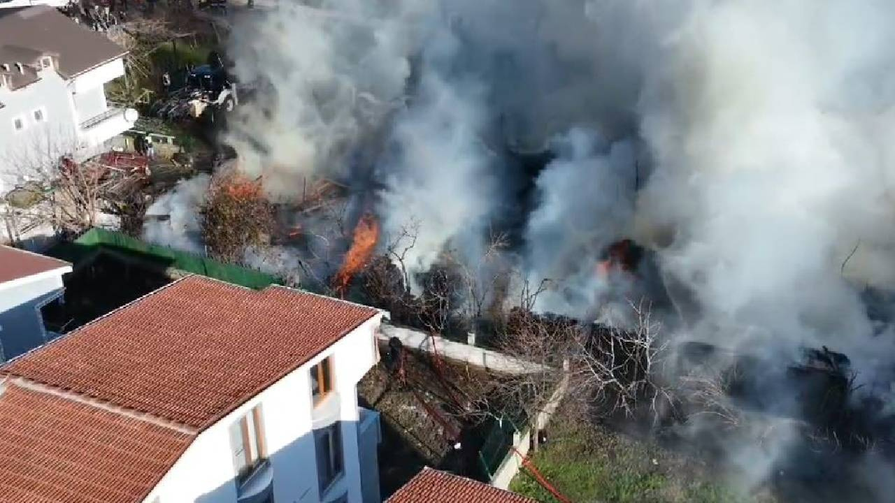 Tekirdağ’da Yürekler Ağza Geldi! Pazar Tezgahındaki Yangın 3 Eve Sıçradı