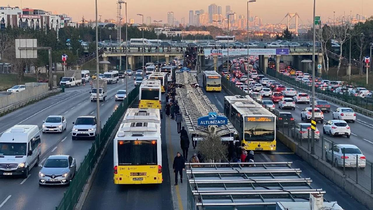 İstanbul’da Toplu Ulaşıma Dev Zam: Pazartesi Günü Başlıyor