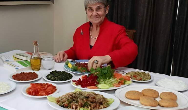 Omega-3 deposu, domatesten 100 kat daha faydalı! Prof. Dr. Canan Karatay’ın favori besini
