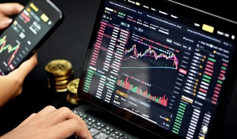 Kripto piyasasında karışık seyir: Bitcoin’de sınırlı düşüş, Solana’da sert kayıp