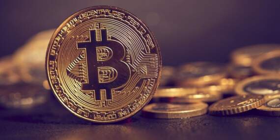 Bitcoin zirveden geriledi: Gözler kurumsal alımlarda