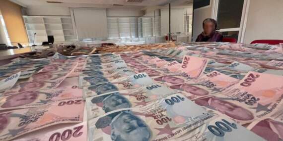 Dilencilerin topladıkları para şoke etti! Birkaç saatte asgari ücreti geçtiler
