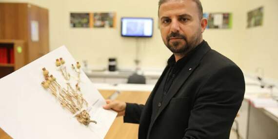 Herkes üzerine basıp geçiyordu şimdi bastığı yere iki kez bakacak! 12 yıl boyunca çalıştılar, artık o da değerlendi