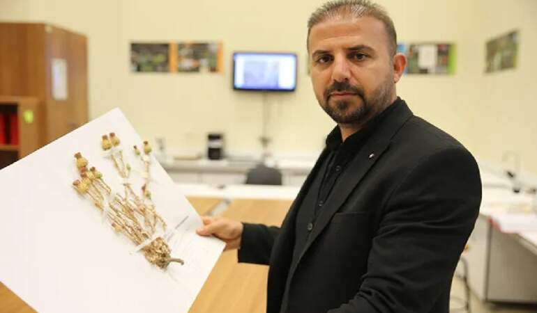 Herkes üzerine basıp geçiyordu şimdi bastığı yere iki kez bakacak! 12 yıl boyunca çalıştılar, artık o da değerlendi