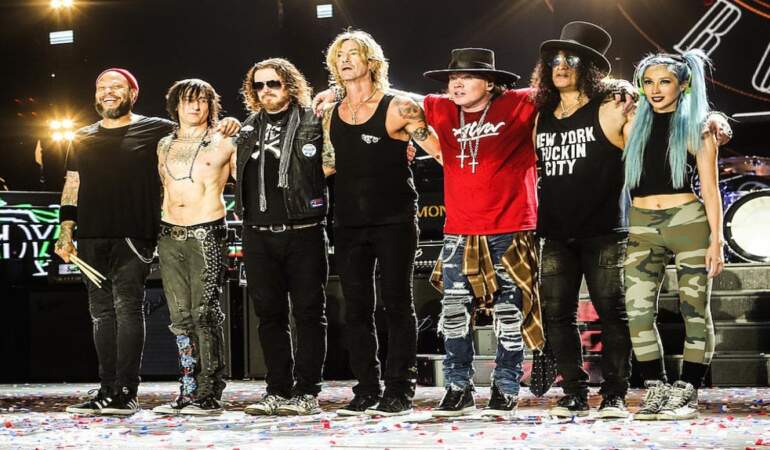 Dünyaca ünlü rock grubu Guns N’ Roses İstanbul’da! Grubun solisti Axl Rose ise hemen Türk yemekleri sipariş etti