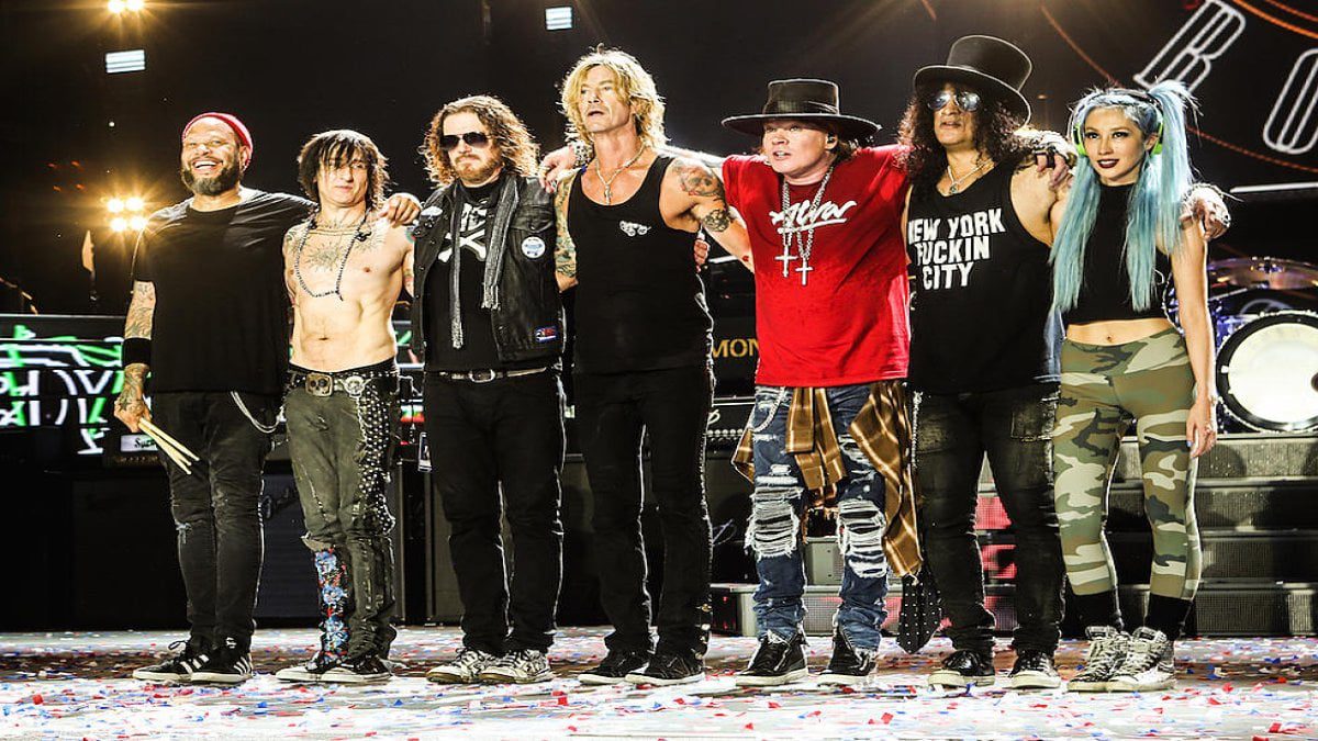 Dünyaca ünlü rock grubu Guns N’ Roses İstanbul’da! Grubun solisti Axl Rose ise hemen Türk yemekleri sipariş etti