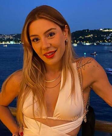 Ege Kökenli bebeğini kaybettiğini duyurdu