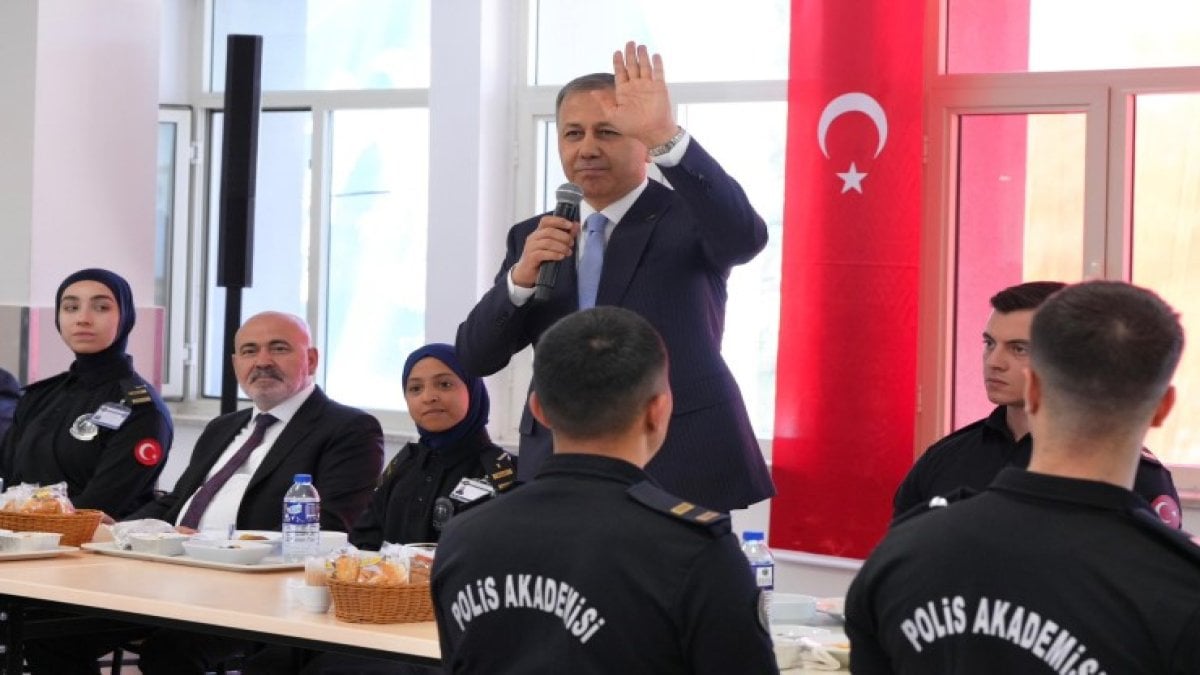 Yerlikaya, Polis Akademisi’nde öğrencilerle buluştu