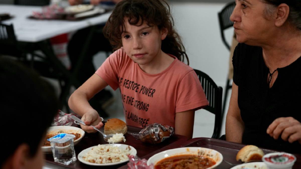 O kente 5’incisi açıldı, duyan akın etti! 4 çeşit çıkıyor 50 TL’den veriliyor: Sıcacık çıkıyor, gönülleri de doyuruyor