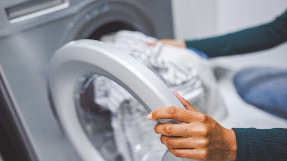 Ne usta istiyor ne pahalı temizleyici! Makinenizin içini pırıl pırıl yapıyor! Bu kürle kireç ve kötü koku tarihe karışıyor